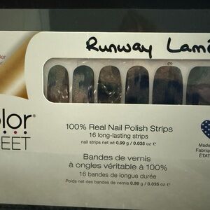 Color Street Runway Lamé Press-On Nails